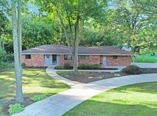 1050 Hillcrest Ave, Brighton, MI 48116