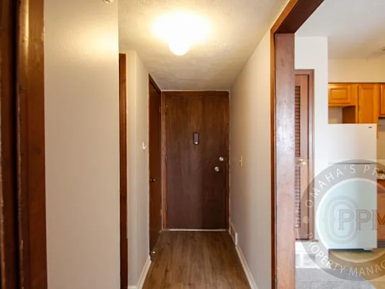 1016 N 47th Ave — Photo 8