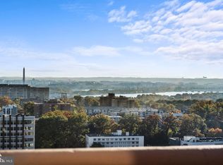 1301 N Courthouse Rd APT 1807, Arlington, VA 22201