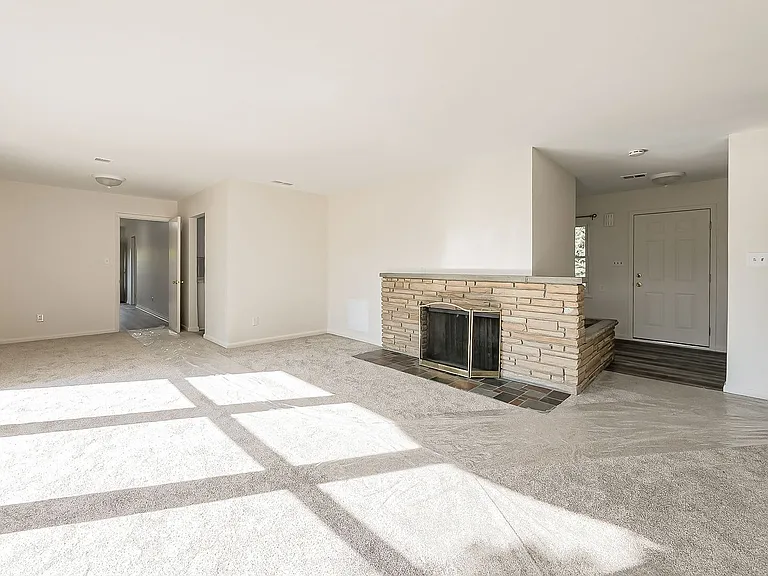 20862 Kenwood St — Photo 6