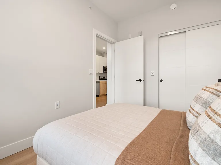 45754 Wellington Ave #401 — Photo 9