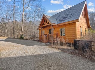 1016 Ravens Ford Way, Sevierville, TN 37876