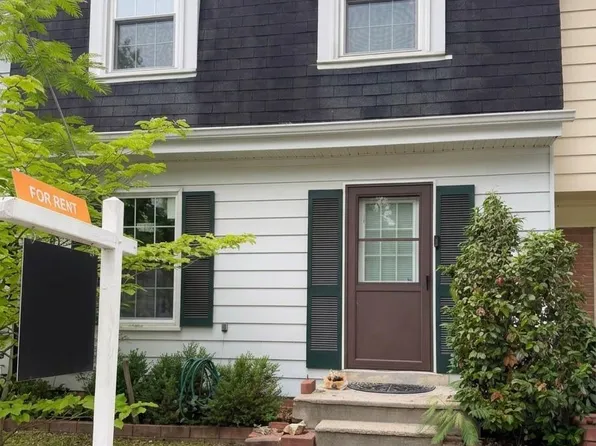 4902 Van Walbeek Pl, Annandale, VA 22003