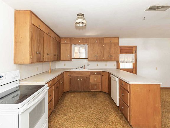 3rd image of 8707 Bluebonnet Dr