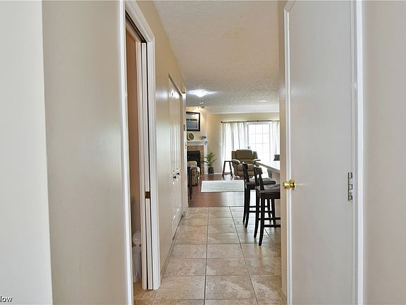 3rd image of 220 Pineview Dr NE