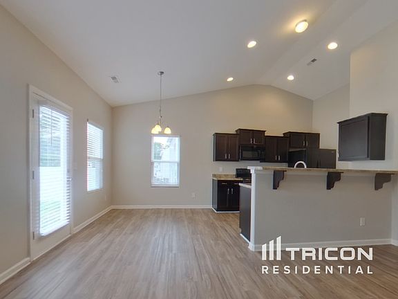 4th image of 1130 Blue Topaz Dr