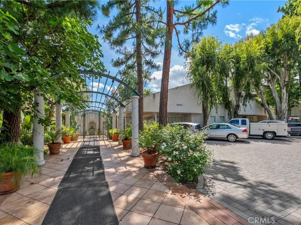 20134 Leadwell St Unit 307, Winnetka, CA 91306