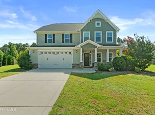 418 Goldenleaf Cir, Whispering Pines, NC 28327