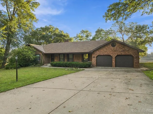 6S383 Shagbark Ln, Aurora, IL 60506