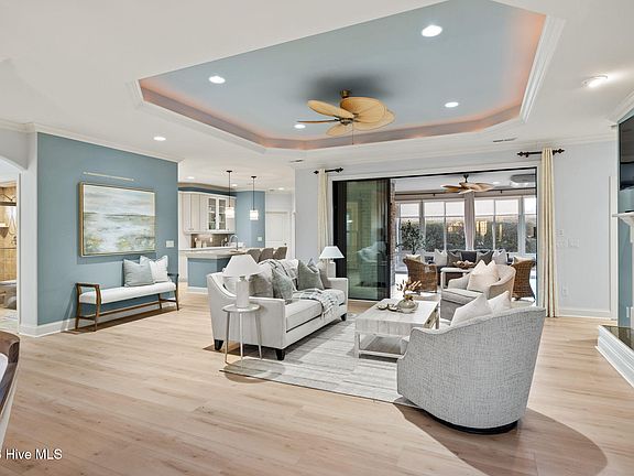 3rd image of 2143 Villamar Drive
