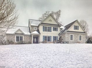 1035 Peggy Dr, Hummelstown, PA 17036