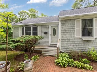 8 Sanderson Dr, Plymouth, MA 02360