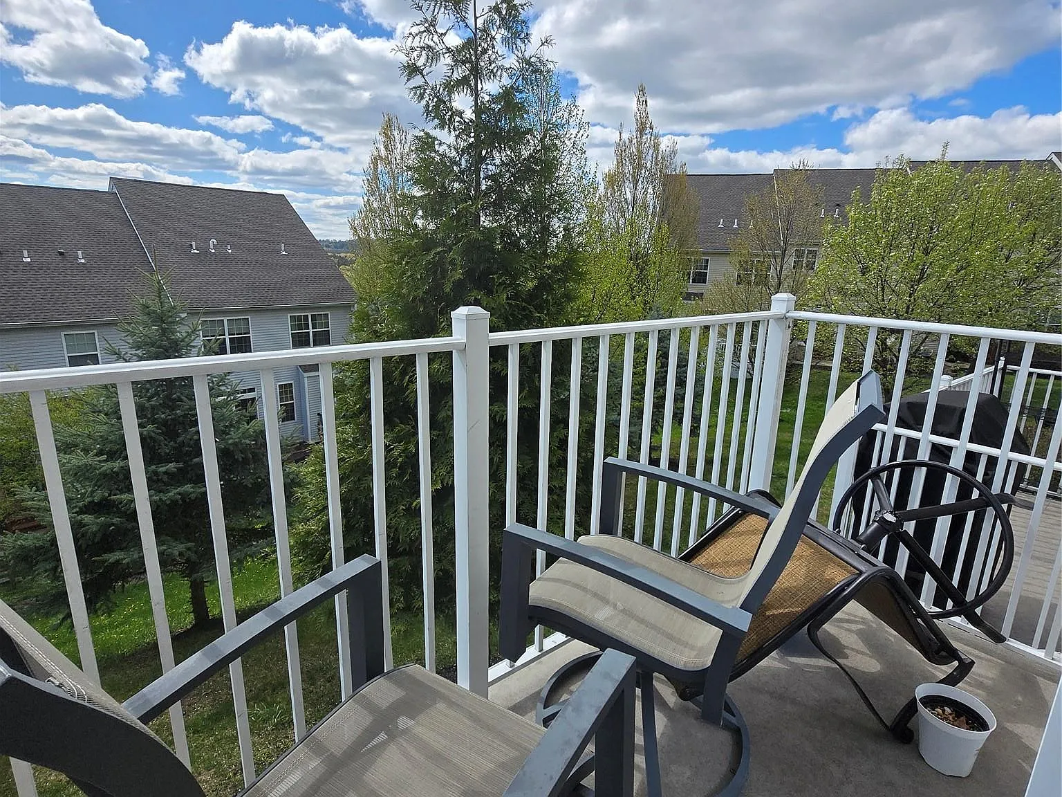 2 bed, 2020 sqft, $3,200 — Photo 2