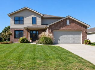 415 E Bethel Dr, Bourbonnais, IL 60914