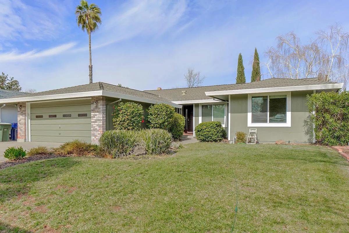 8699 Fallbrook Way photo 1