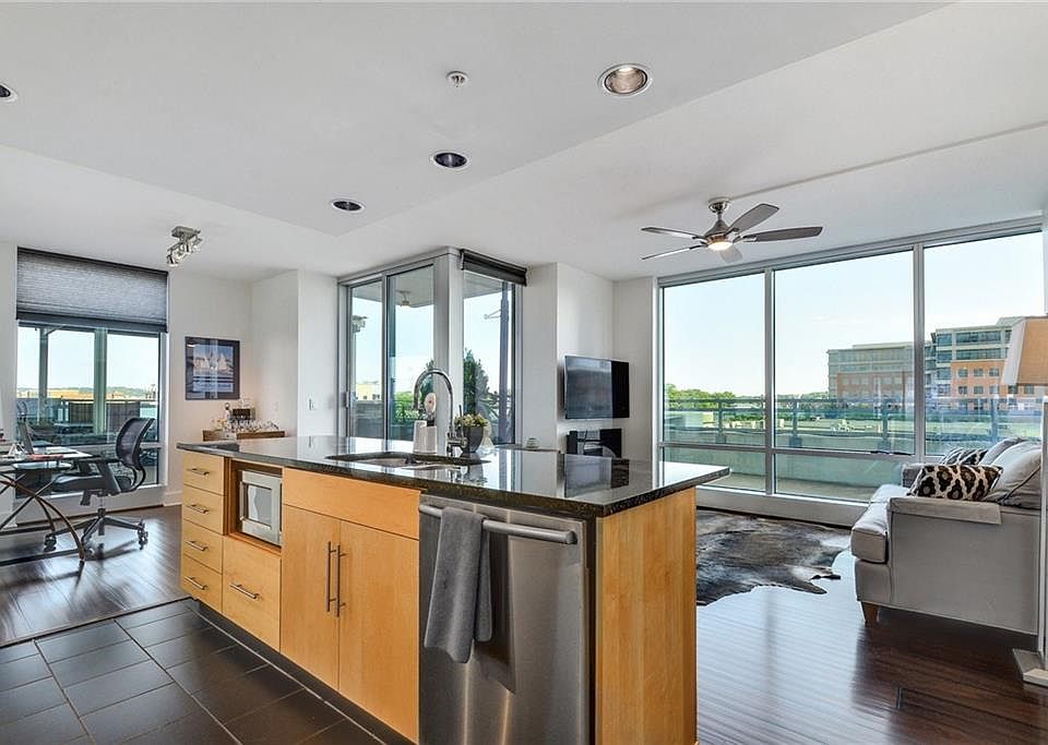 1st image of 300 Bowie St APT 607