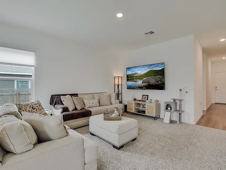 2712 Louris Ln — Photo 5