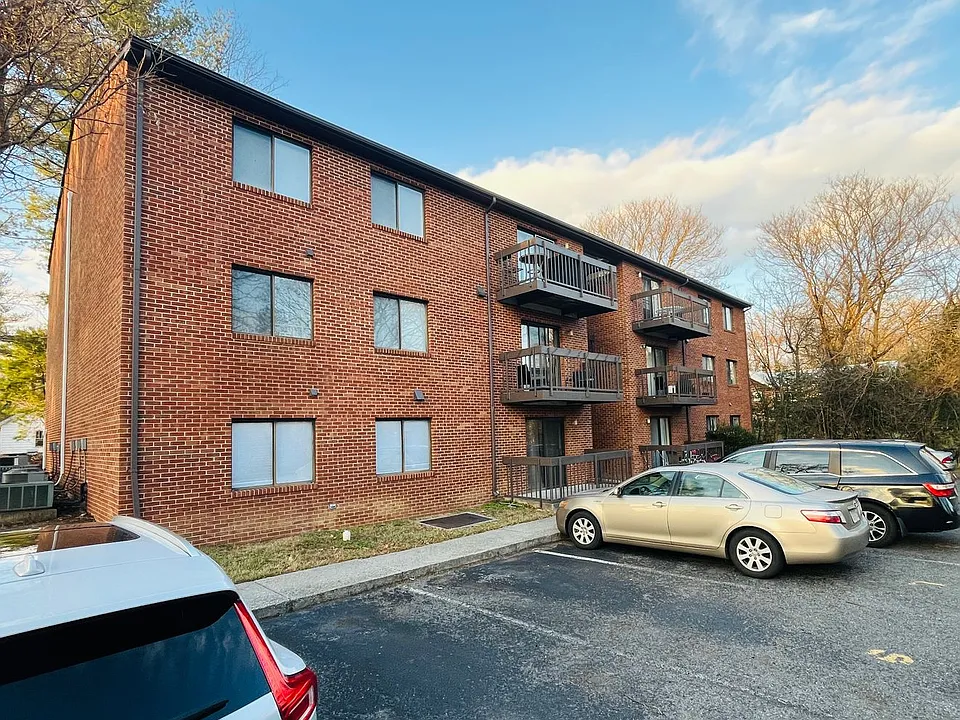 207 Wharton St SE #4