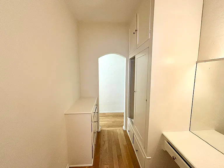 169 N La Peer Dr #105 — Photo 7