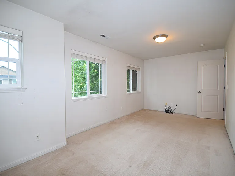 Office/Bedroom 4 upstairs