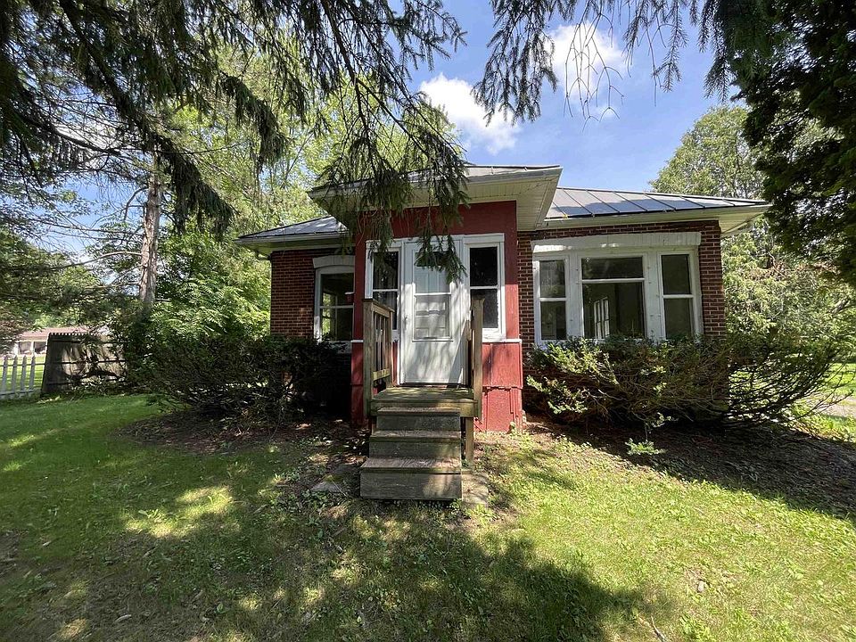 1st image of 805 E CLOVER STREET