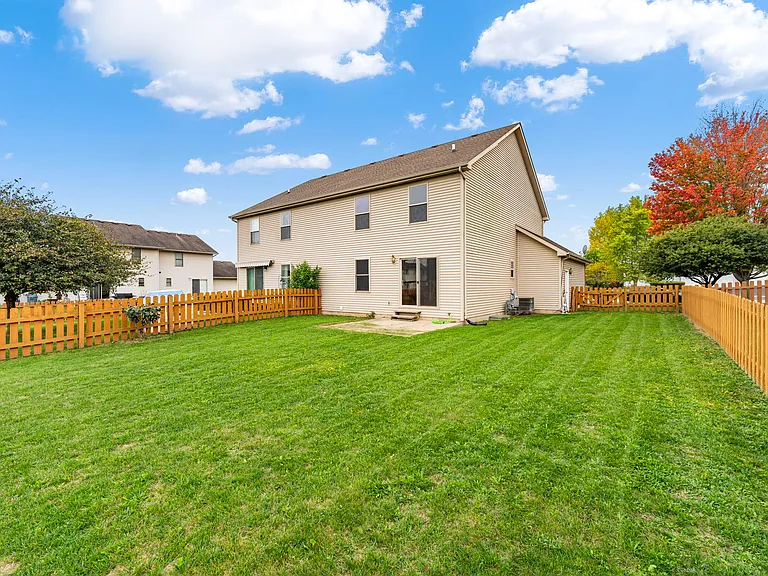 1477 Stonefield Dr — Photo 24