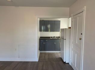 4402 Locust St #3F, Philadelphia, PA 19104