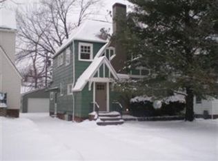1034 Oxford Rd, Cleveland Heights, OH 44121