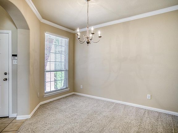 4th image of 1420 Somerset Dr