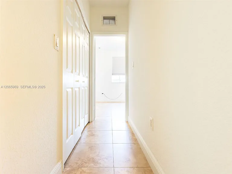 11406 NW 76th Ter #11406 — Photo 22
