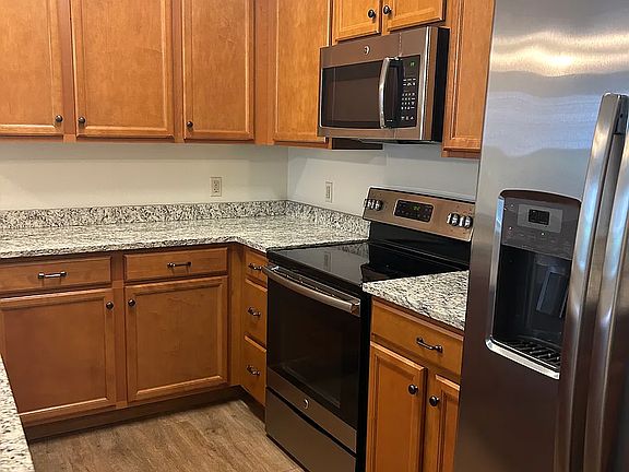 4th image of 11 Davis Rd #7