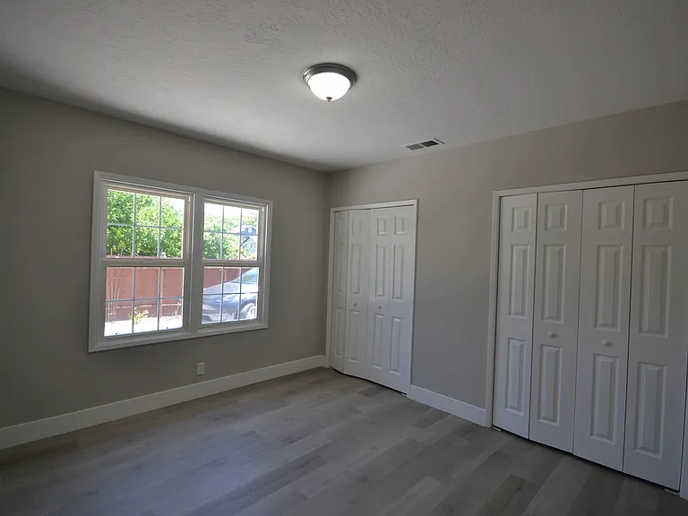 345 N Fremont St — Photo 19