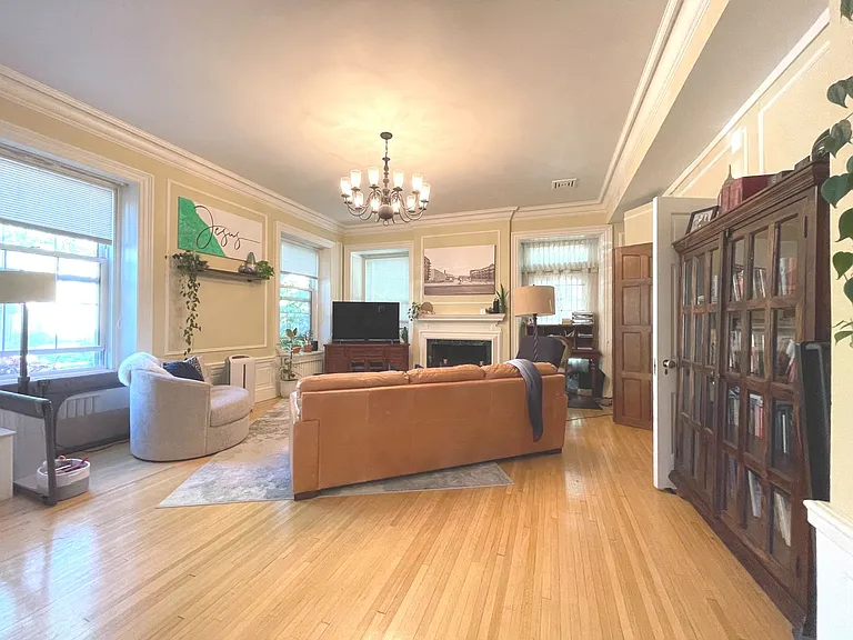 Cass Street Apartments — Photo 37