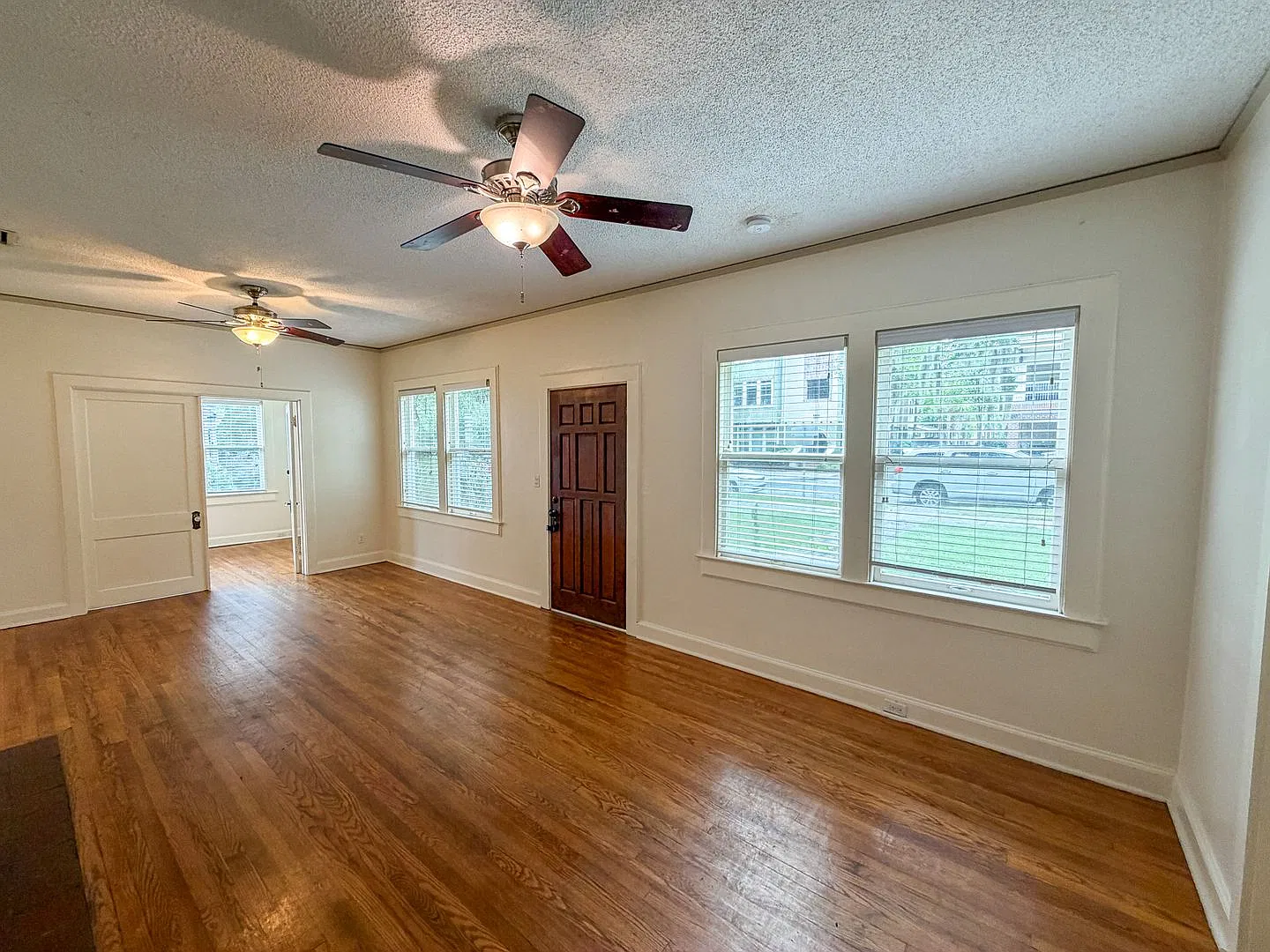 411 SW 10th Street — Photo 4