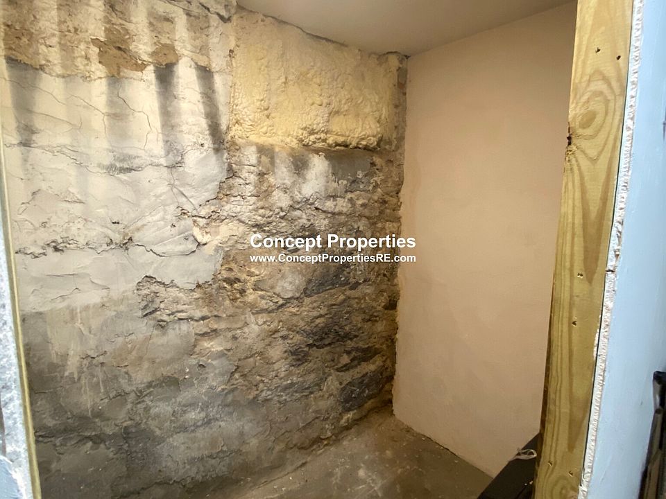 2nd image of 17 Ashley St #103