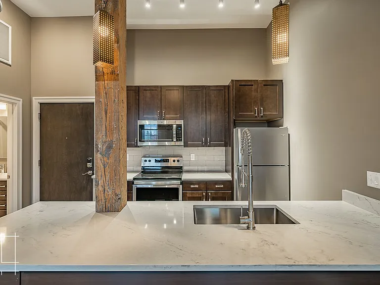 180 Detroit Ave — Photo 6