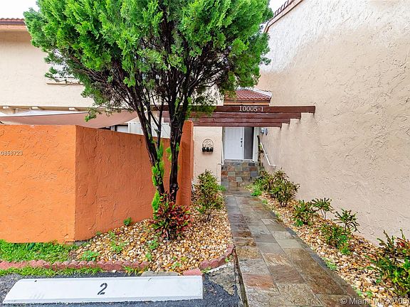 4th image of 10005-1 NW 9th Street Cir APT 1-16