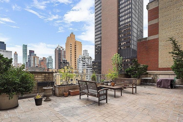 1st image of 216 E 47th St #9/10
