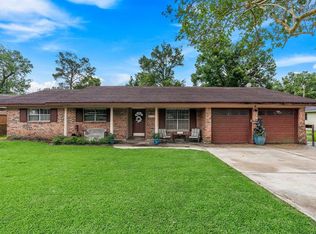 110 Timber Ln, Baytown, TX 77520