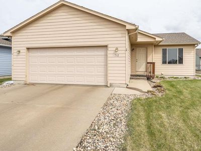 712 Teddy St, Harrisburg, SD, 57032