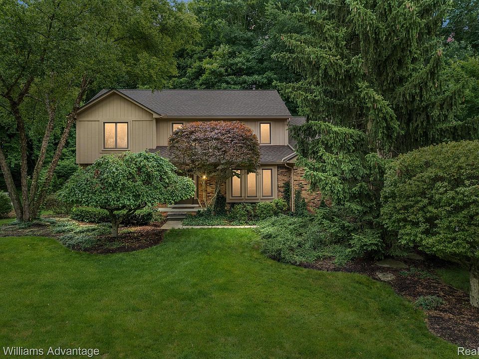 1st image of 42352 Crestview Cir