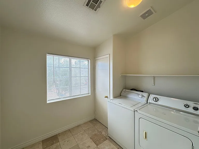 2621 Adelante Ave #108 — Photo 18