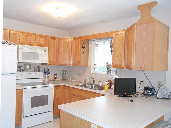 3rd image of 6 Nate Whipple Hwy APT 404
