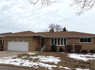 8515 N Ozanam Ave, Niles, IL 60714