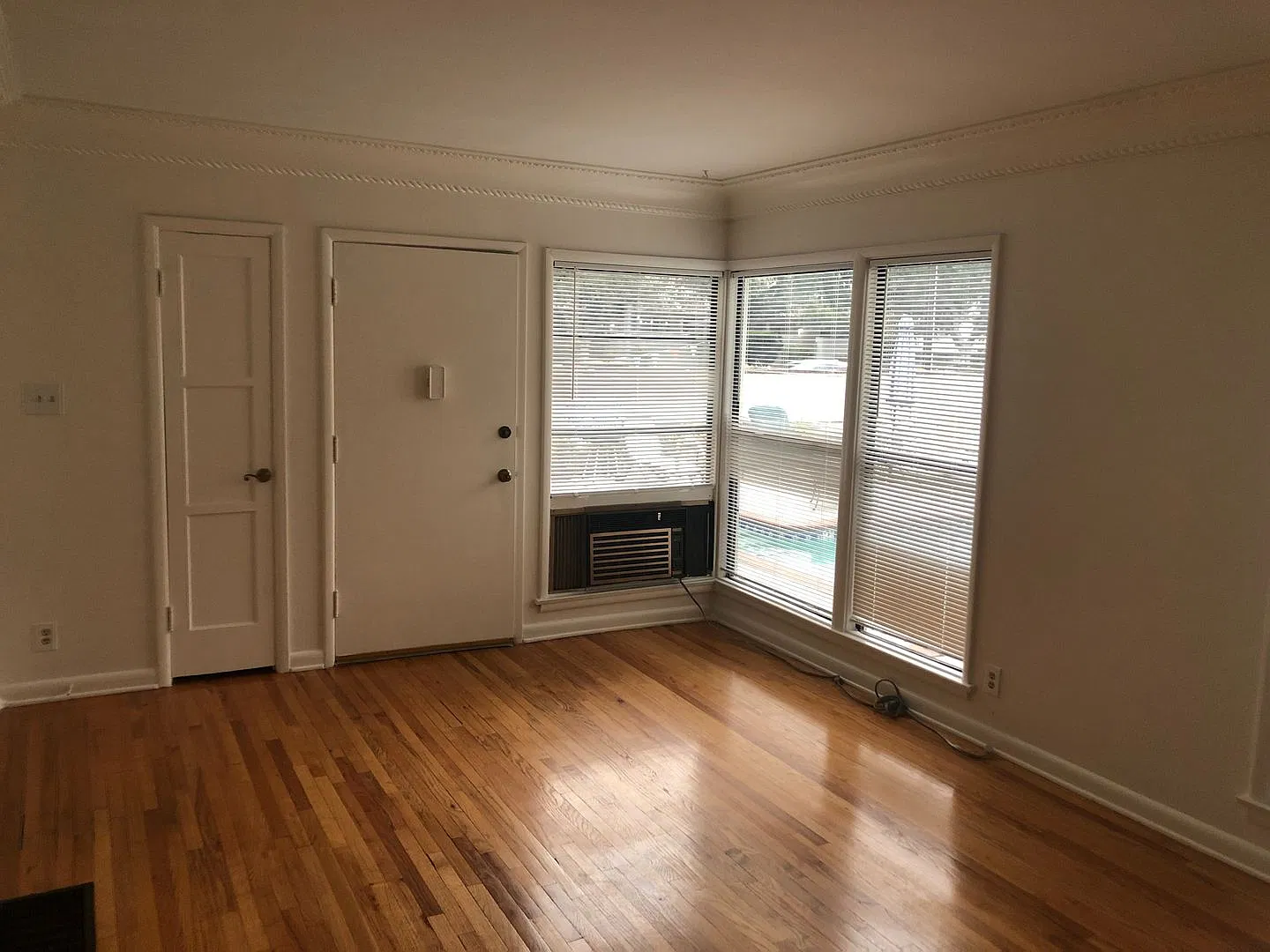 Moorpark Apartments — Photo 4