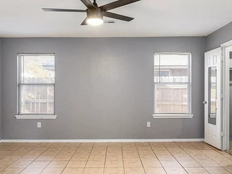 4303 SW Wolf St — Photo 11