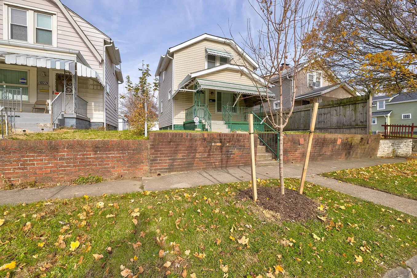2 bed, 1050 sqft, $1,300 — Photo 1