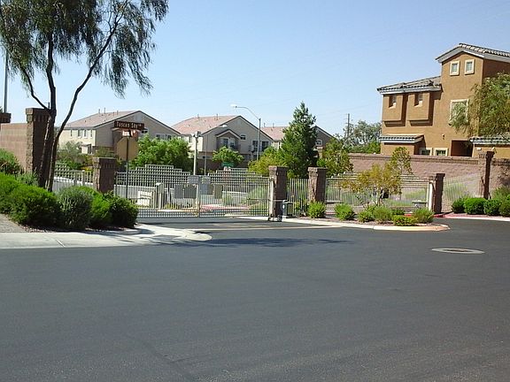 4th image of 1110 Tuscan Sky Ln Unit 2