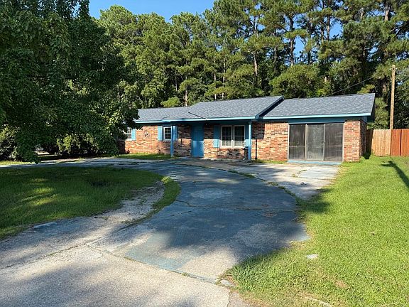 3rd image of 5718 Dogwood Circle
