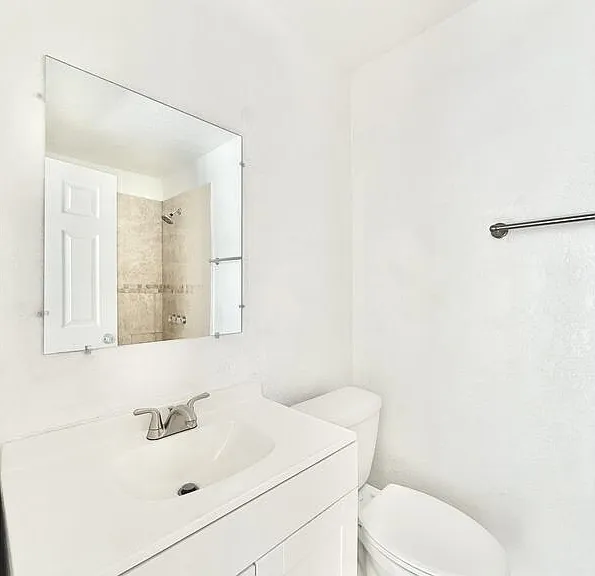 2425 Auburn St S — Photo 42